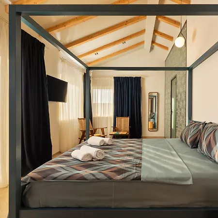 Villa Luxury Boutique With Natural Pool, Istra Madre